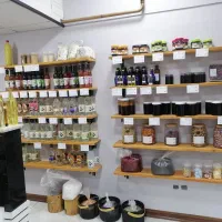 یه تعداد قفسه حبوبات با سیلو. ترازو به فروش میرسد|فروشگاه و مغازه|رشت, حمیدیان|دیوار