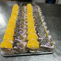 کارگاه تولیدی شیرینی تر و دسر و کیک تولد