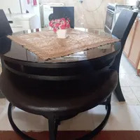 میز نهار خوری شش نفره و یک سری کابینت