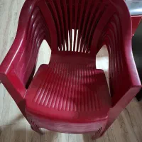 چهار عدد صندلی پلاستیکی