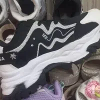 کفش .توضیحات گوش چک شود