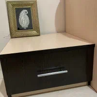 میز تحریر و کتاب خانه