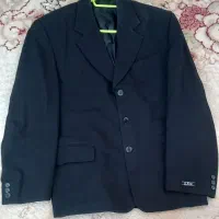 تعدادی لباس و کت