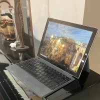 لپ تاپ سرفیس پرو۳ تمییز هارد ۲۵۶ کیبورد موس اصلی