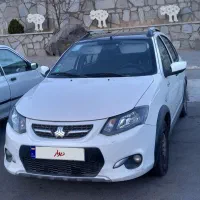 کوییک R سفید-مشکی.  مدل ۱۴۰۰