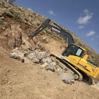 اجاره بیل مکانیکی زنجیری با چکش و کمپرسی|خدمات حمل و نقل|شیراز, دکتر حسابی|دیوار