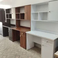 میز تحریر کتابخانه