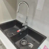 لوله کش اب نصب شیر الات. جوشکار برقکار