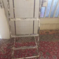 یک عددچهارپایه آهنی سالم