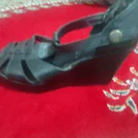 کفش|کیف، کفش، کمربند|اقبالیه, |دیوار