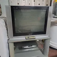 تلویزیون با میز تلویزیون