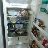 یه یخچال بخاطرجابجای فروخته میشه نیازبه تعمییر در|یخچال و فریزر|اراک, |دیوار
