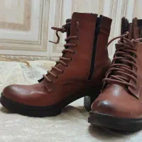 پوتین قهوه ای