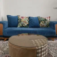 مبلمان ۵ نفره به همراه میز و یک مبل تک