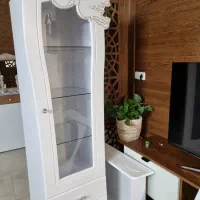 تخت نوجوان همراه با کمد شیشه دار