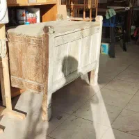 کمد چوبی قدیمی ۶۰ سال به بالا