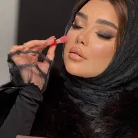 خدمات عروس و همراهی وآموزش میکاپ و شنیون درمشهد|خدمات آرایشگری و زیبایی|مشهد, وکیل‌آباد|دیوار