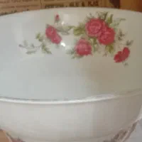 کاسه چینی گل سرخی بزرگ ۵۰ساله سالم