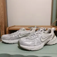 کفش nike v2k