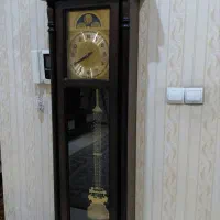 ساعت چوبی ایستاده