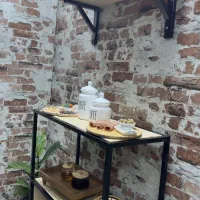 کافی بار و قفسه