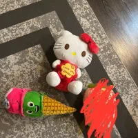 تعدادی عروسک|اسباب‌بازی بچه|رشت, معلم|دیوار