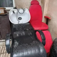یک عدد سرشور مبله و یک صندلی تخت‌شو