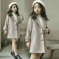 چند تا پالتو بچگونه و کفش،