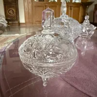 پنج عدد قندان و‌شیرینی خوری کریستال در حد نو