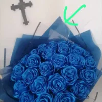 گل و دسته گل رز ، روبانی ، هدیه ای ماندگار