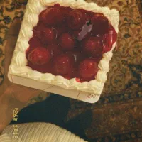 کیک توت فرنگی