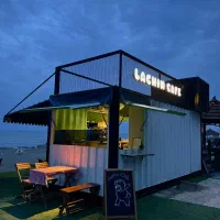 همکار خانم یا آقا جهت کار در کافه