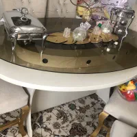 میز ناهار خوری تک