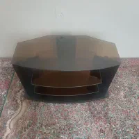 میز تلوزیون شیشه‌ای