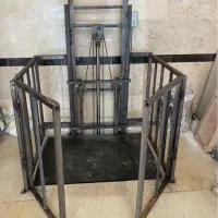 بالابر و نفر بر هیدرولیک