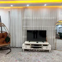 مقداری وسیله منزل زیر تی وی تخت یکنفره آینه