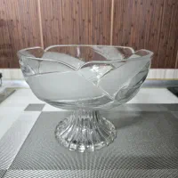 ظرف پایه دار