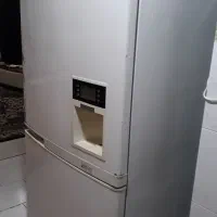 یخچال اسنوا سالم و فرش ۱۲ متری در حد نو