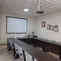اجاره دفتر کار و یا سالن همایش با ظرفیت ۴۵ نفر|اجارهٔ دفتر کار، اتاق اداری، مطب|اصفهان, درب کوشک|دیوار