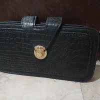 تعدادی کیف|کیف، کفش، کمربند|شیراز, شاه قلی بیگی|دیوار