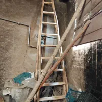 نردبان چوبی