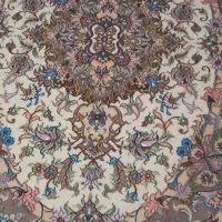 فرش دستبافت بیضی رج ۴۰ (۱/۵×۲) طرح خطیبی