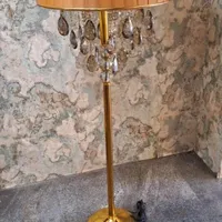 اباژور ایستاده