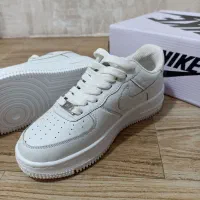 کفش نایک سفید|کیف، کفش، کمربند|مشهد, آزادشهر|دیوار