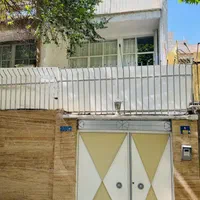 خانه ویلایی سه طبقه بازسازی شده