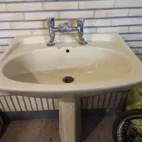 روشور سالم با کاسه بزرگ با شیر آلات و اتصالات آن