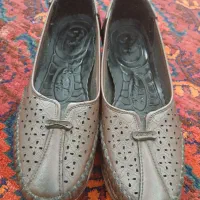 کفش زنانه|کیف، کفش، کمربند|رشت, فلسطین|دیوار