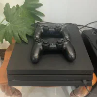 Ps4 pro کپی خور یک ترا با دو دسته در حد نو