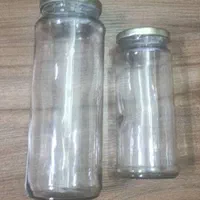 شیشه برای مربا، عسل یا معجون در دو سایز.|ظروف نگهدارنده، پلاستیکی، یک‌بارمصرف|شیراز, شهرک پرواز|دیوار