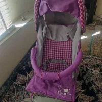 یک عدد کالسکه بچه